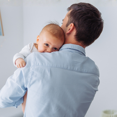 Vara Federal determina pagamento de salário-maternidade ao pai de bebê cuja mãe faleceu no parto